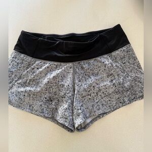 Lululemon Run Times Short II sized 6, 3.5” built in liner, black and gray